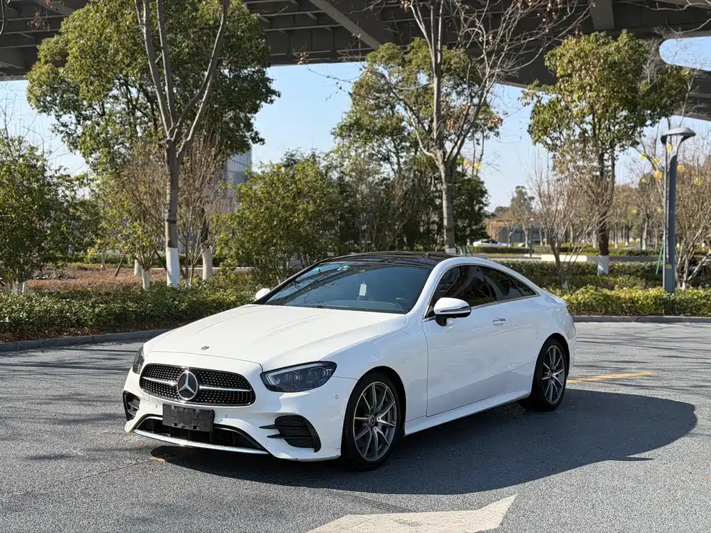 Mercedes-Benz E-Class 2022 — фото 1