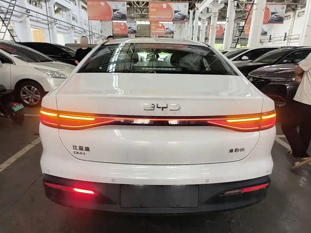 BYD Seal 05 DM-i 2026 — фото 6