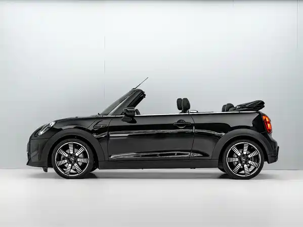 MINI MINI 2023