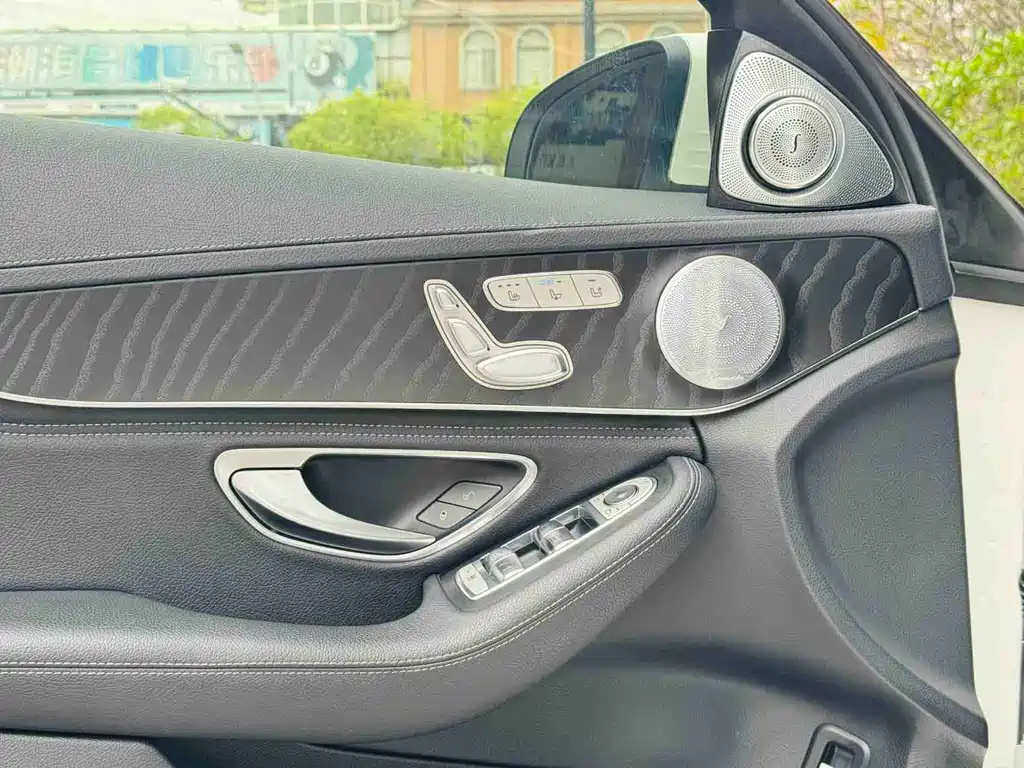 Mercedes-Benz C-Class 2019 — фото 17