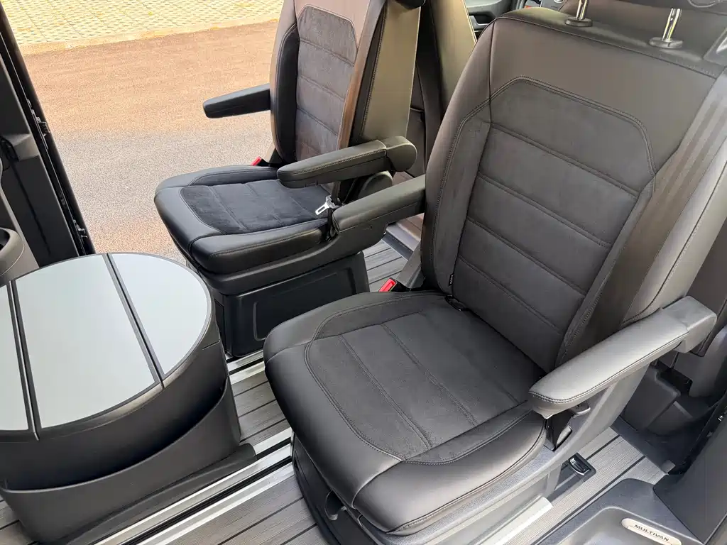 Volkswagen Multivan 2019 — фото 21