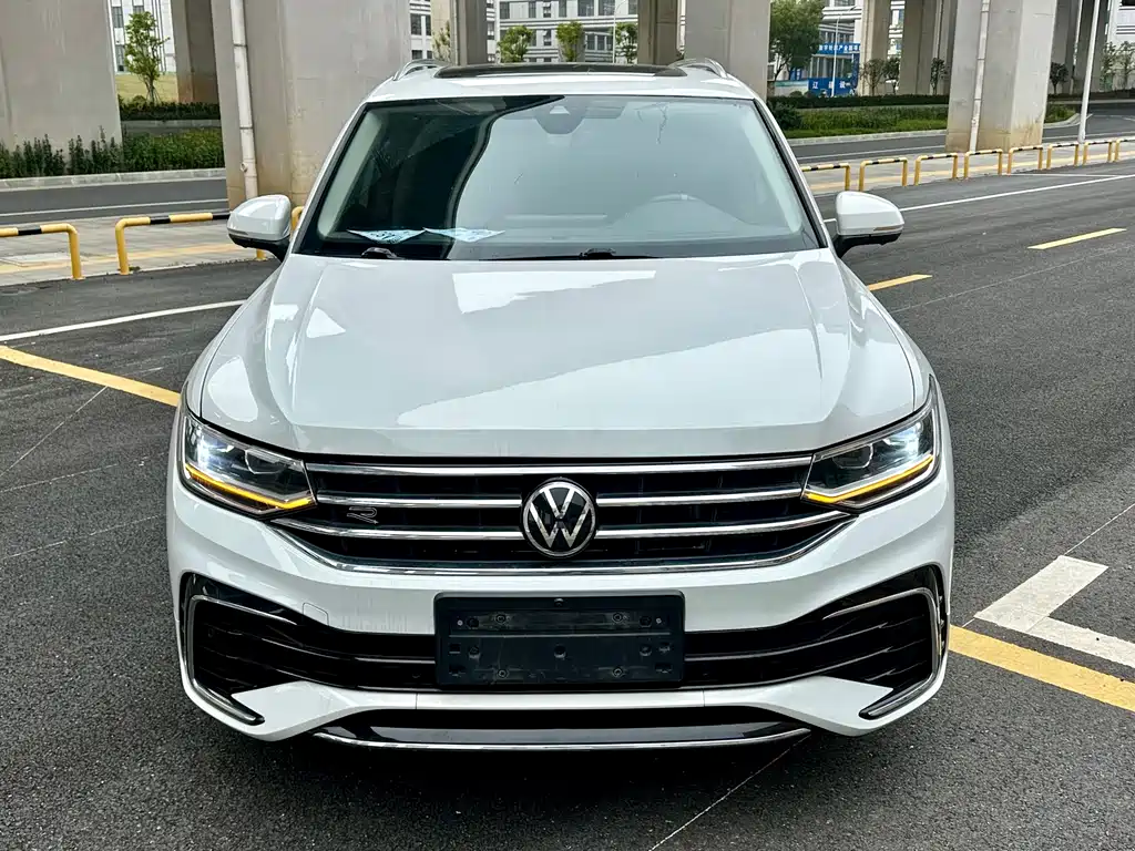 Volkswagen Tiguan L 2023 — фото 2