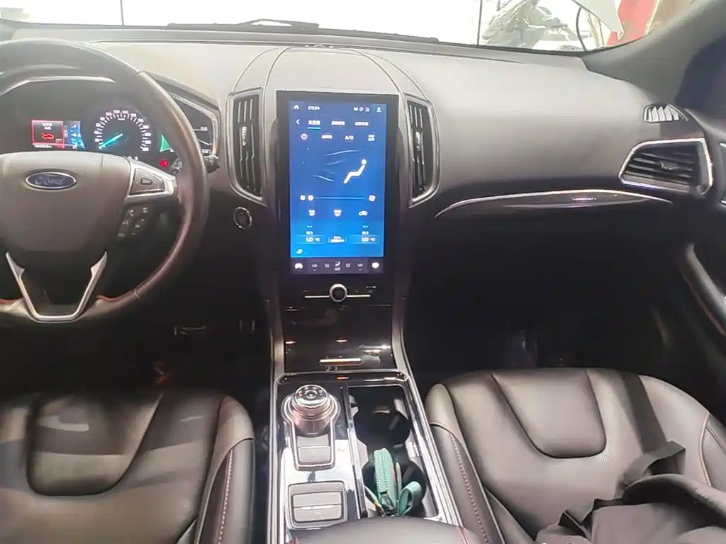 Ford Edge 2020 — фото 13