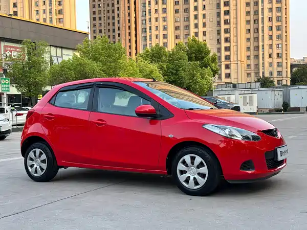 Mazda 2 2012
