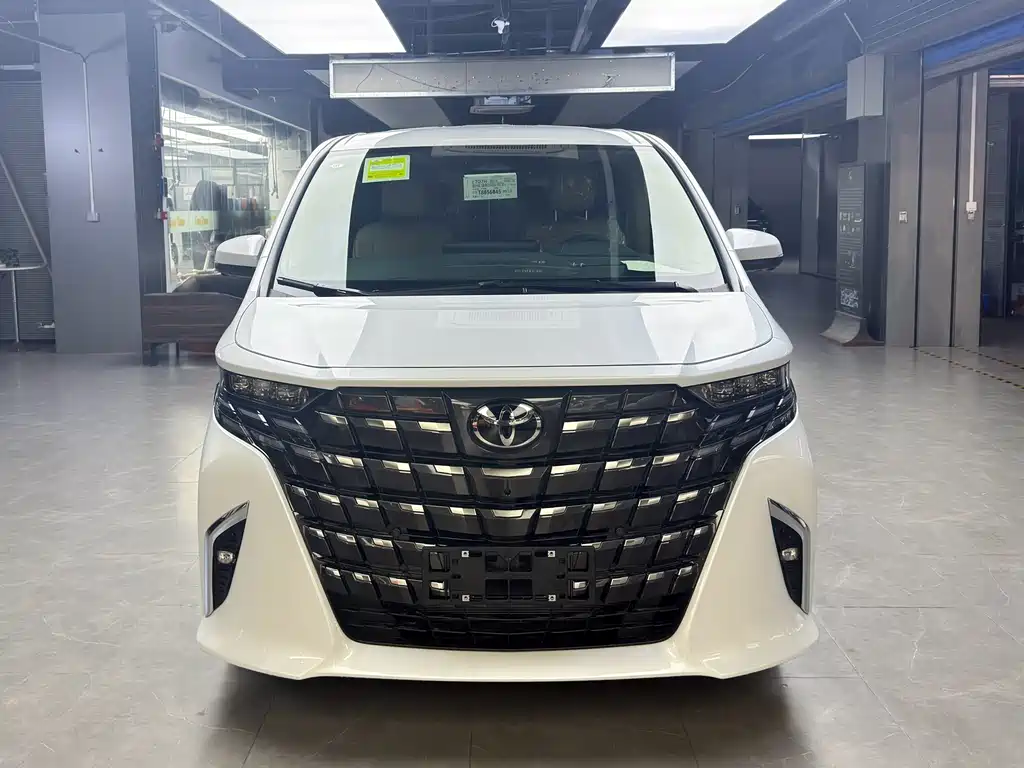 Toyota Alphard — фото 4