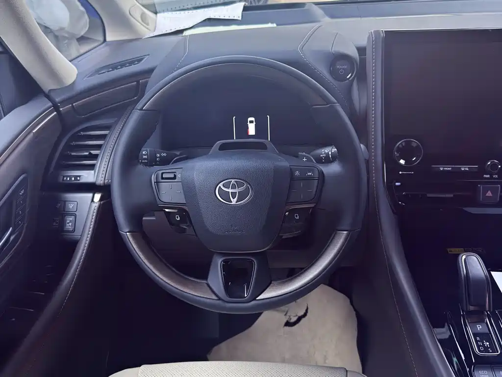 Toyota Alphard — фото 8