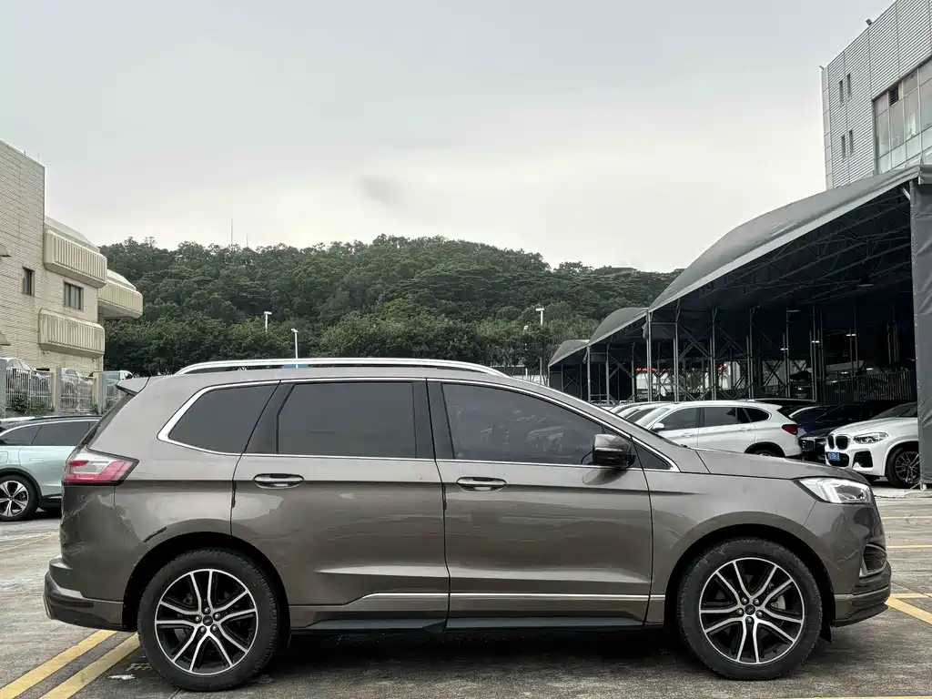 Ford Edge 2020 — фото 9