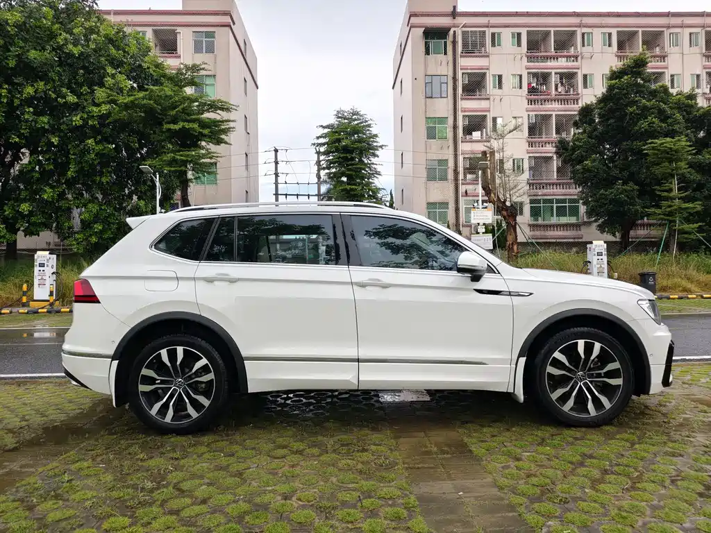 Volkswagen Tiguan L 2021