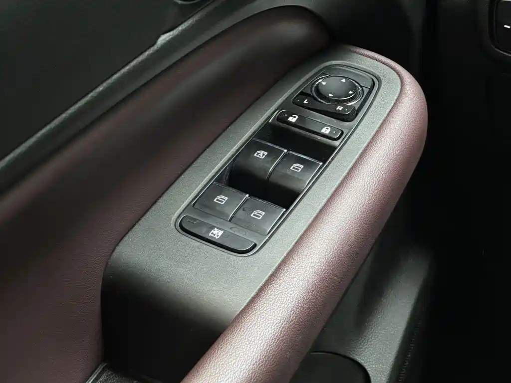 GAC Motor Trumpchi M6 2024 — фото 21