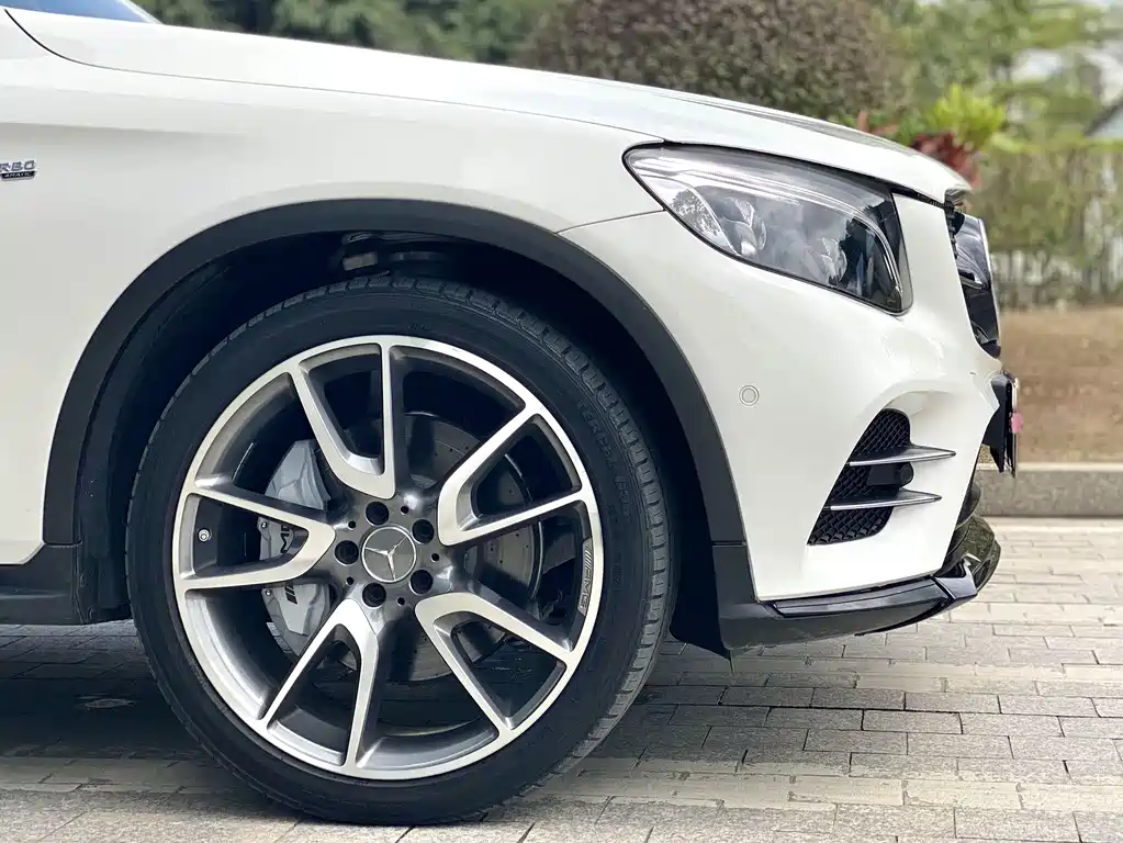 Mercedes-Benz GLC AMG 2018 — фото 20