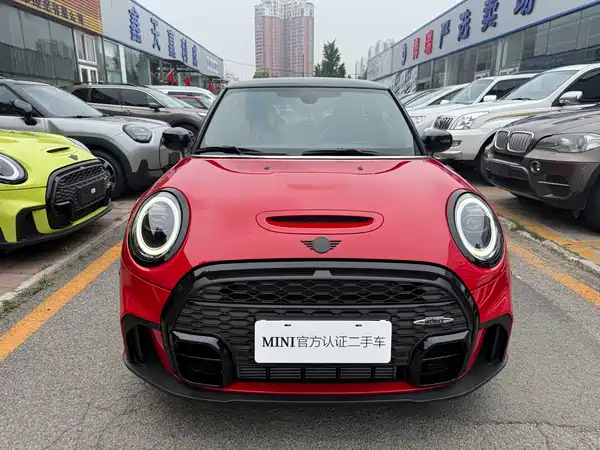 MINI MINI 2024