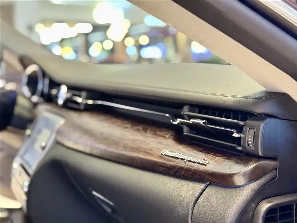 Maserati Quattroporte 2016 — фото 16