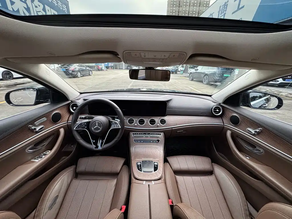 Mercedes-Benz E-Class 2022