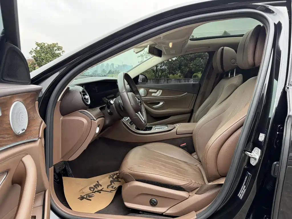 Mercedes-Benz E-Class 2019 — фото 10