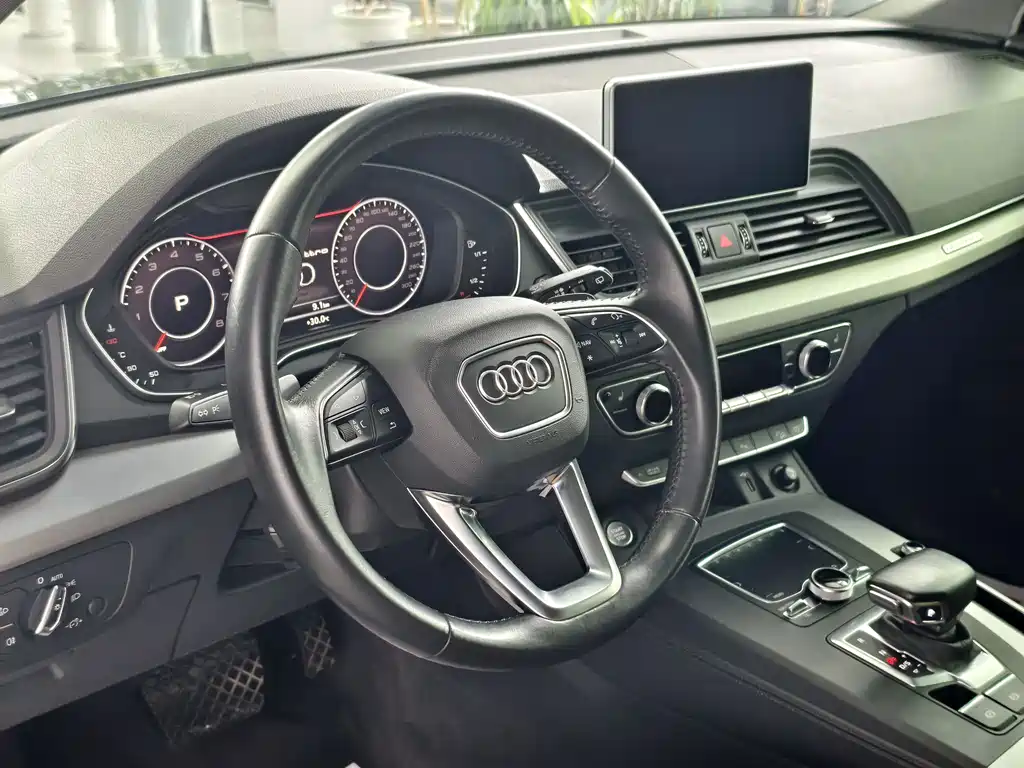 Audi Q5L 2020 — фото 8