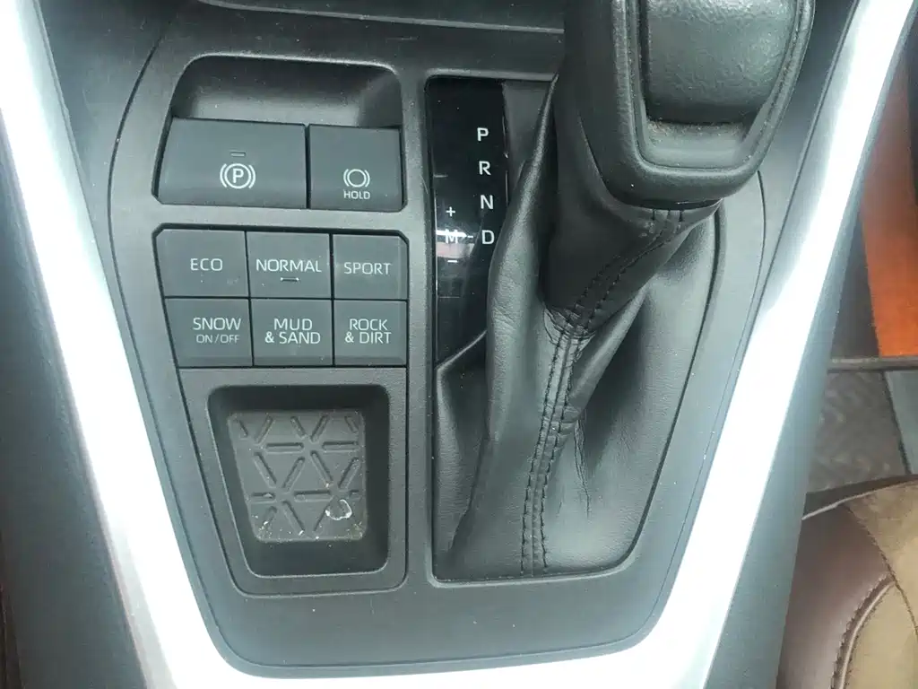 Toyota RAV4 2019 — фото 10