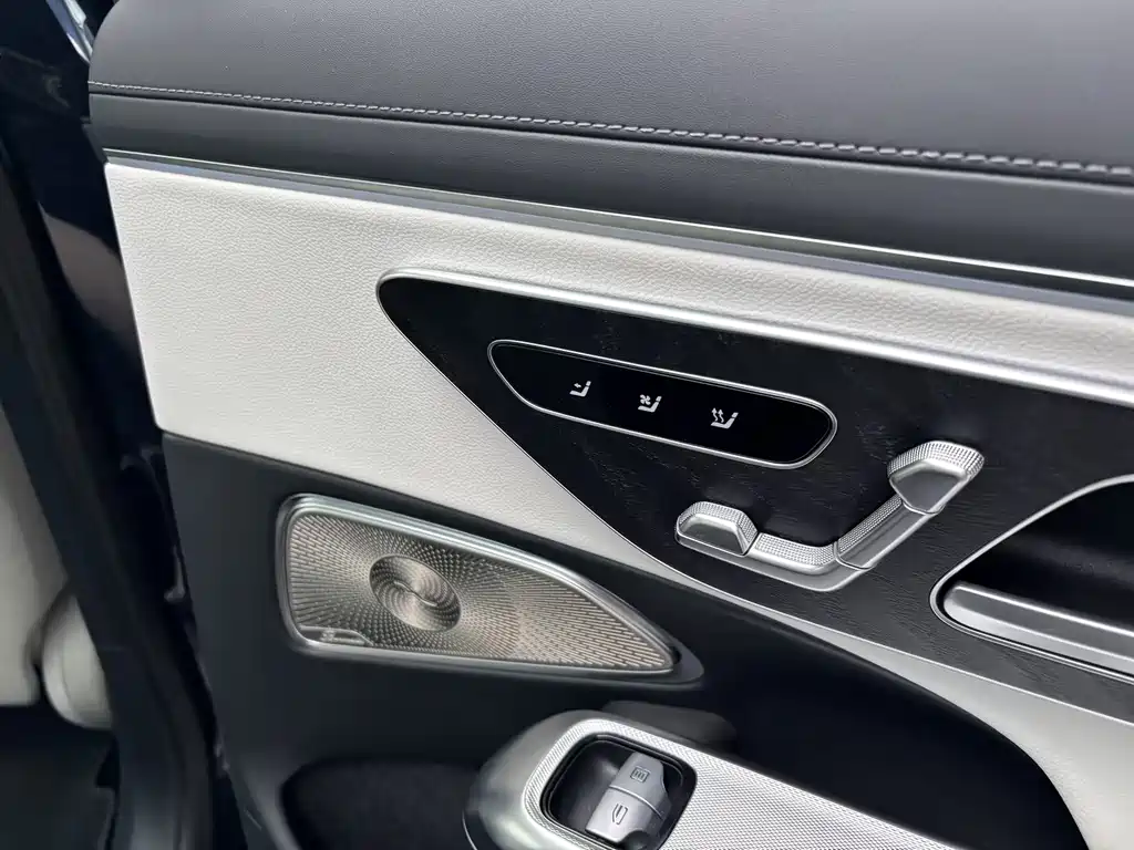 Mercedes-Benz E-Class 2023 — фото 8