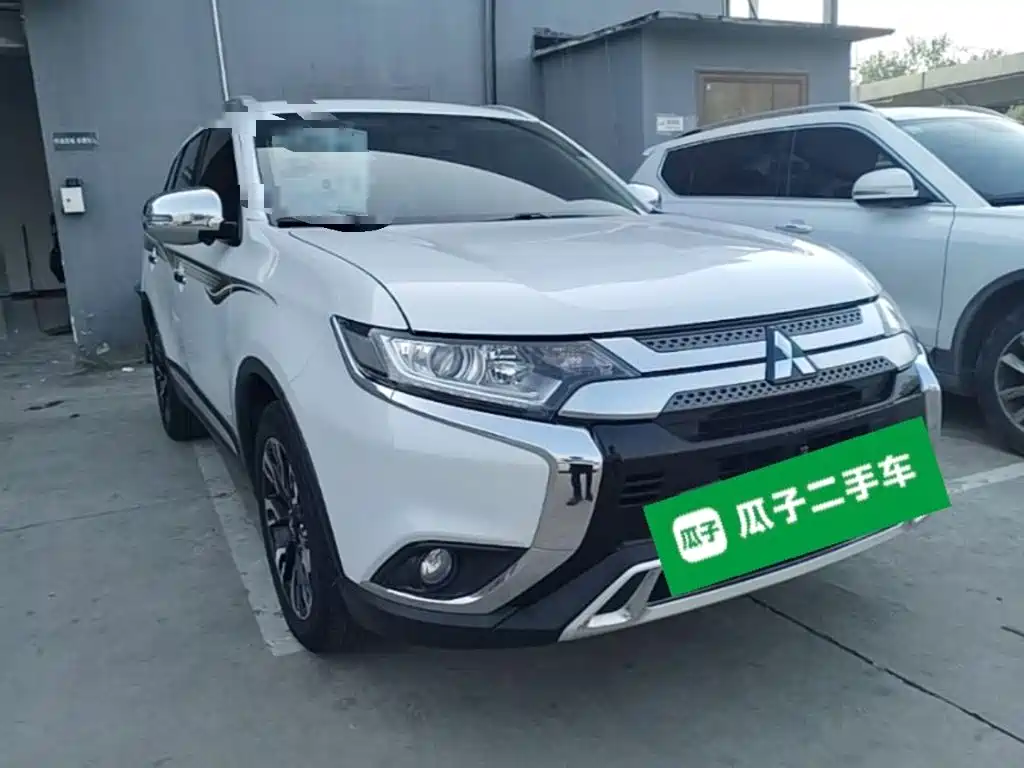 Mitsubishi Outlander 2020