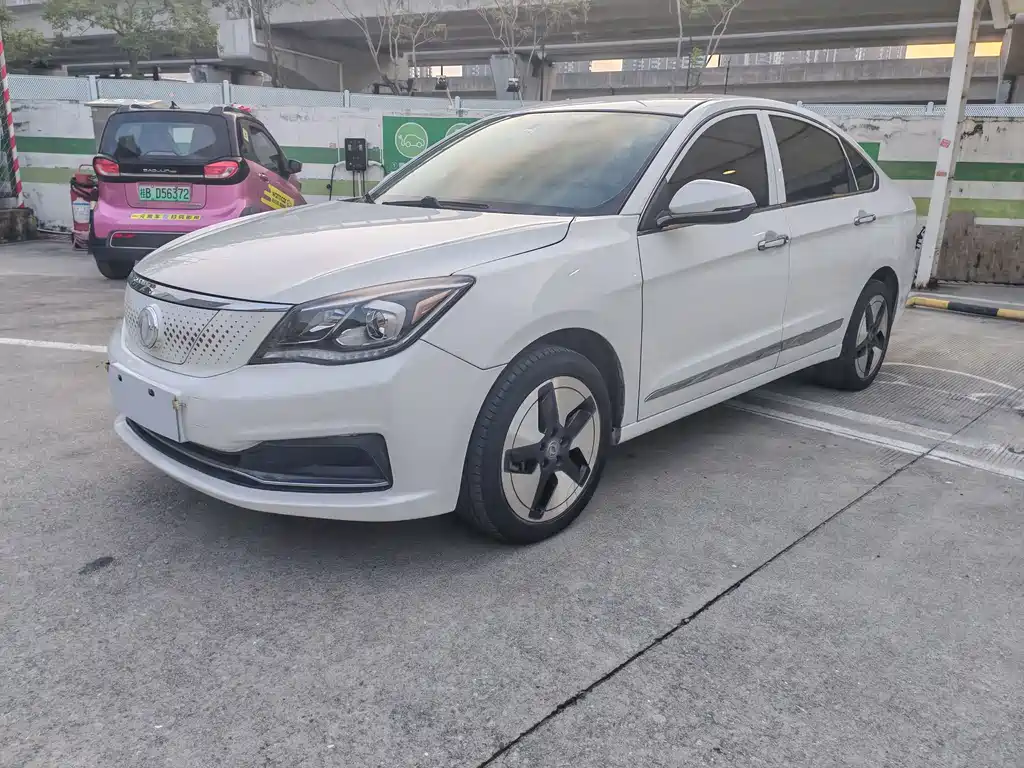 Dongfeng E70 2021