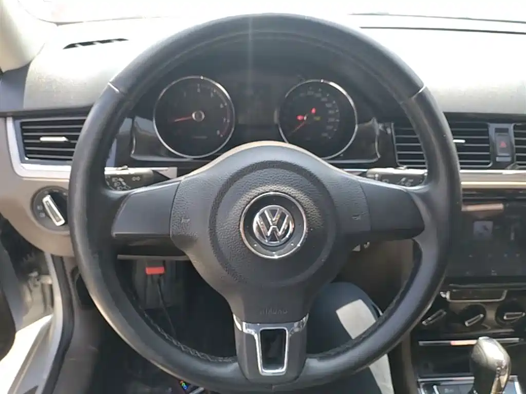 Volkswagen Bora 2015 — фото 11