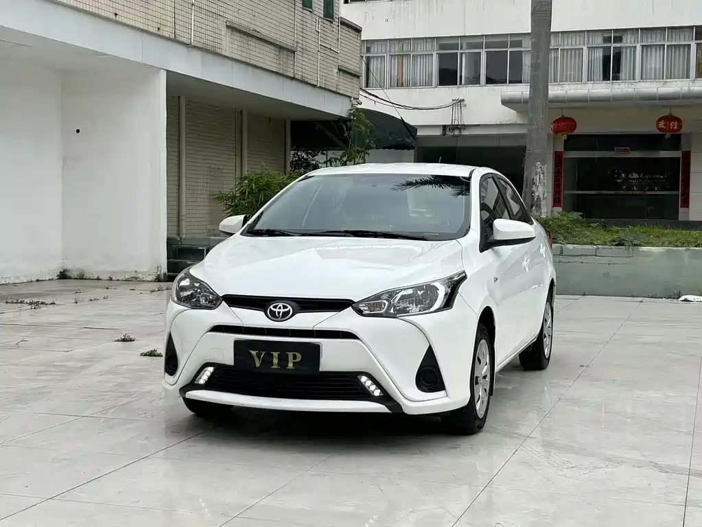 Toyota Yaris L 2019 — фото 1