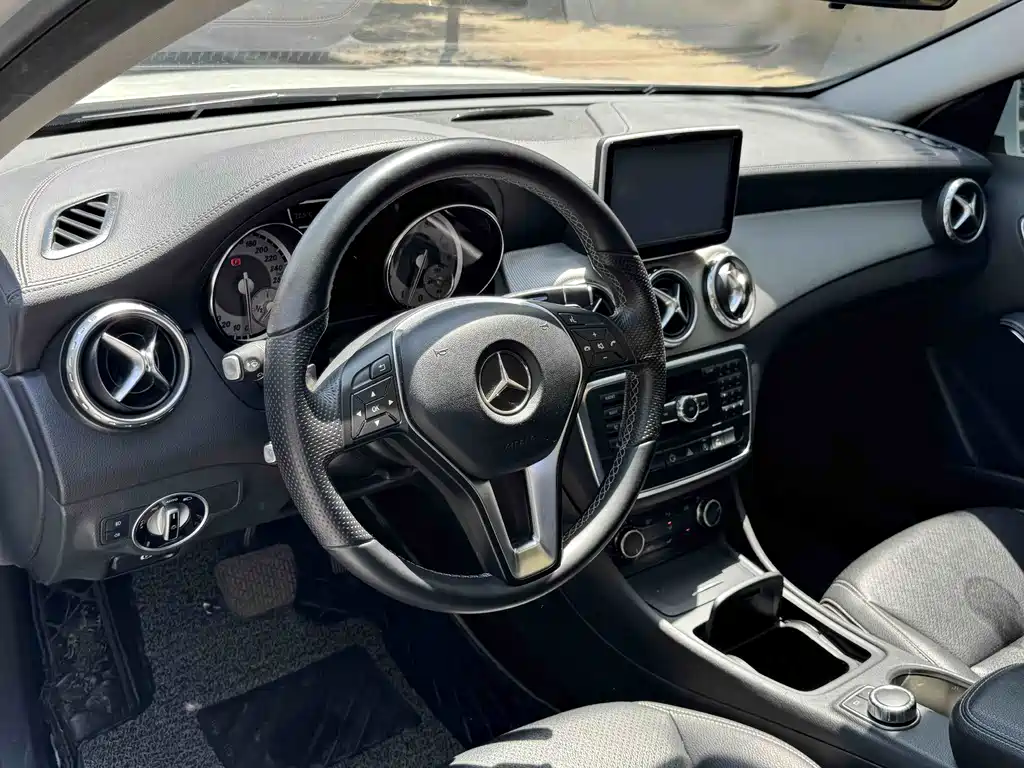 Mercedes-Benz GLA 2016
