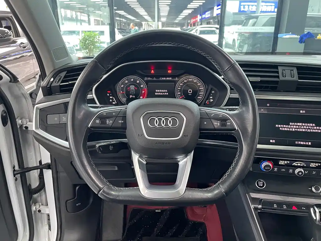 Audi Q3 2022 — фото 9