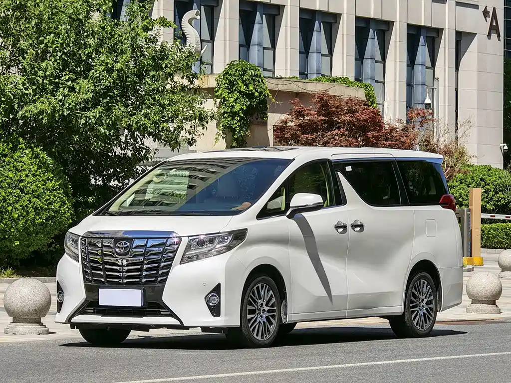 Toyota Alphard 2016 — фото 1