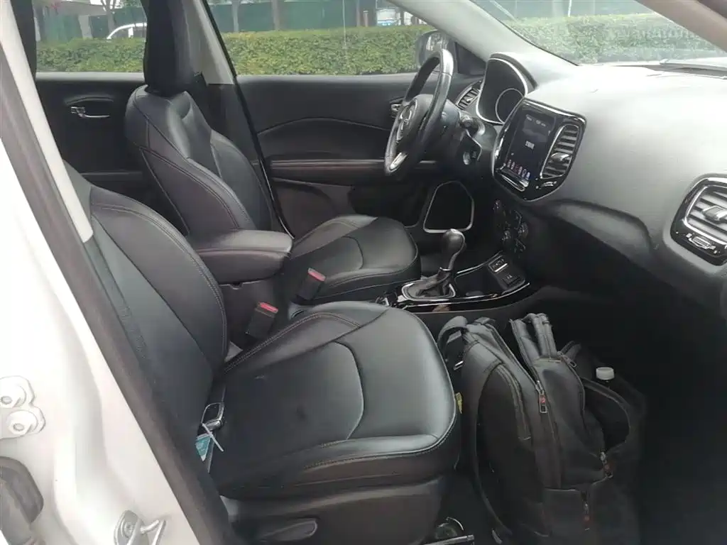 Jeep Compass 2020 — фото 25