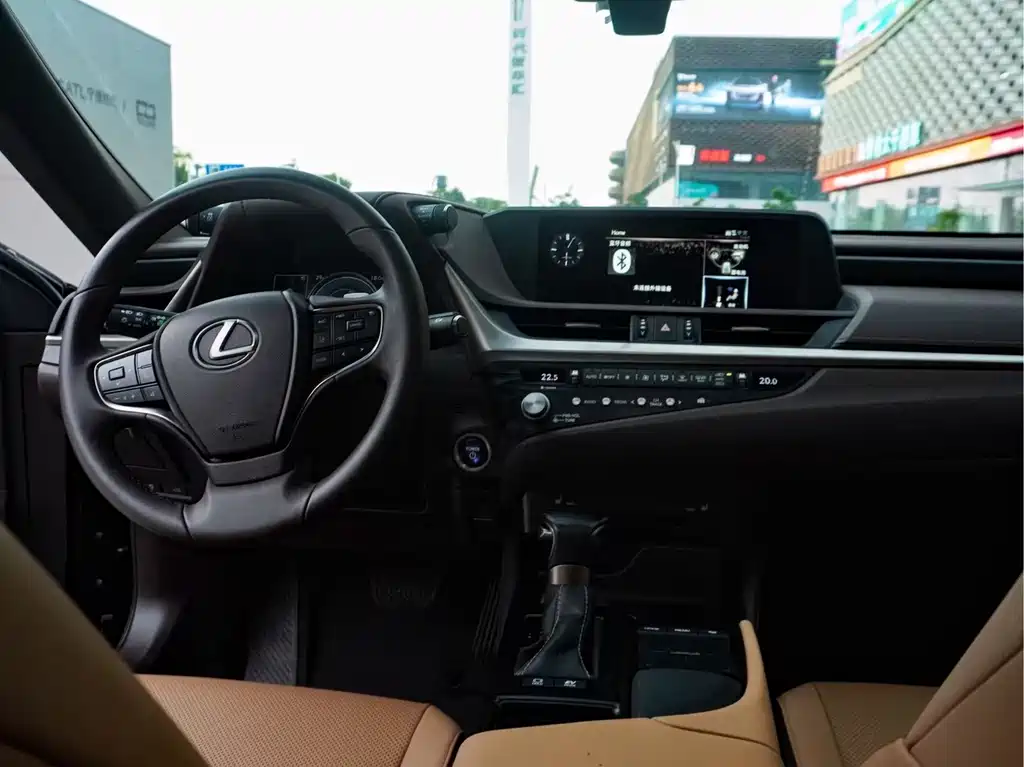 Lexus ES 2021 — фото 12