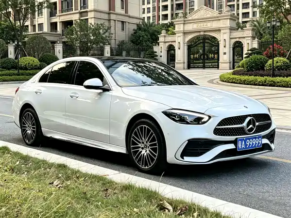 Mercedes-Benz C-Class 2024