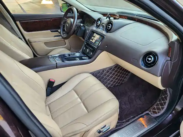 Jaguar XJ 2013