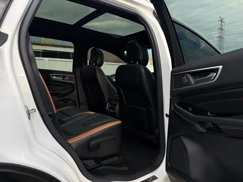 Ford Edge 2022 — фото 23