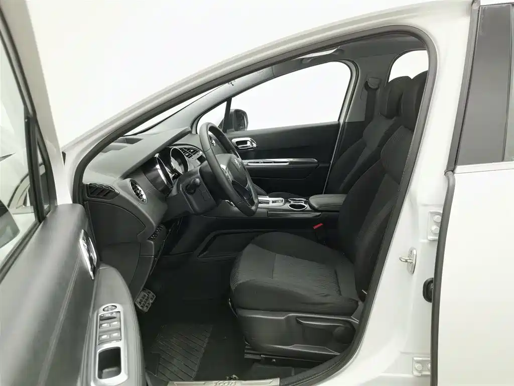 Peugeot 3008 2016 — фото 10