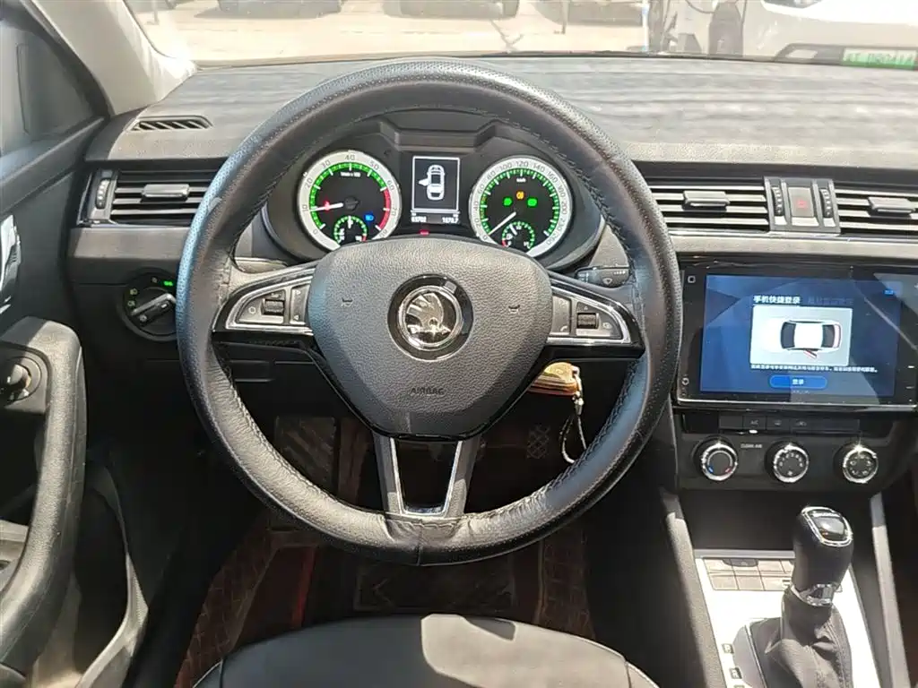 Skoda Octavia 2022 — фото 11