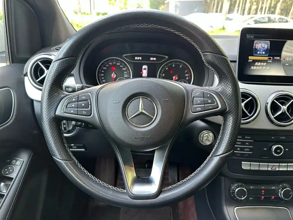 Mercedes-Benz B-Class 2017 — фото 12