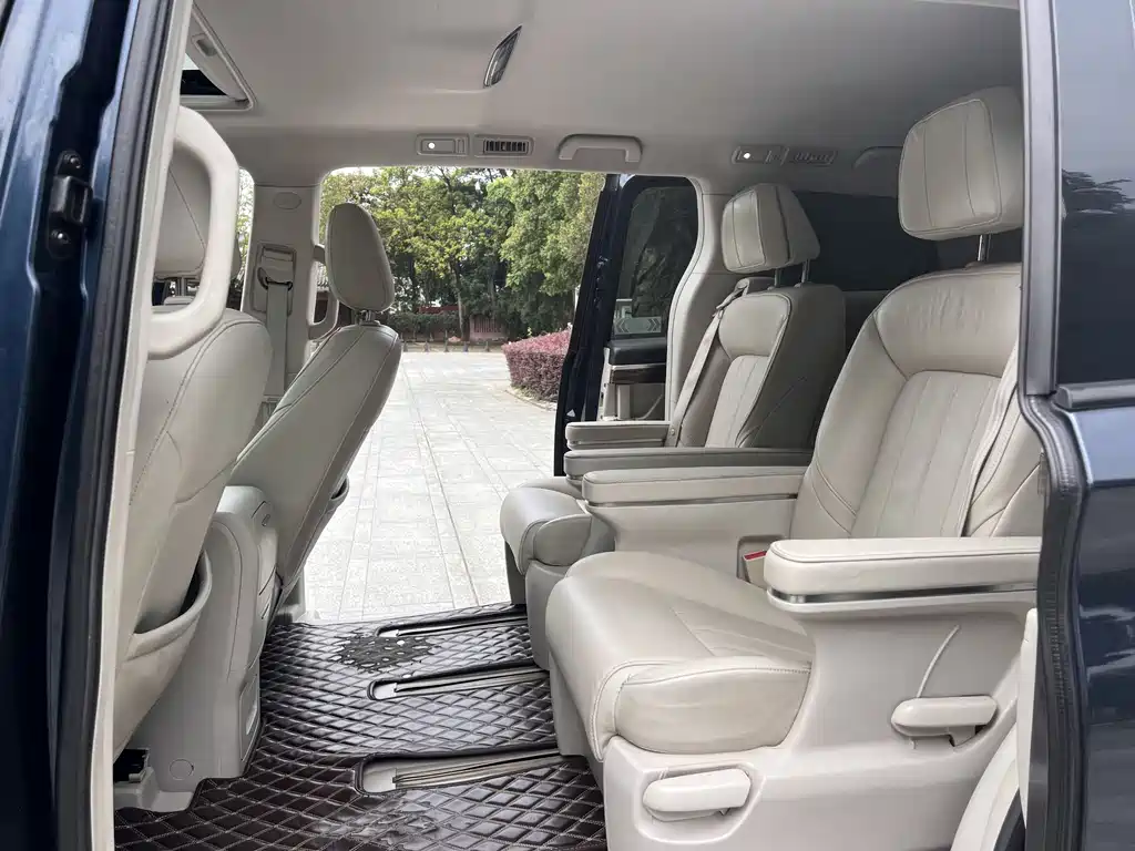 GAC Motor Trumpchi M8 2018 — фото 6