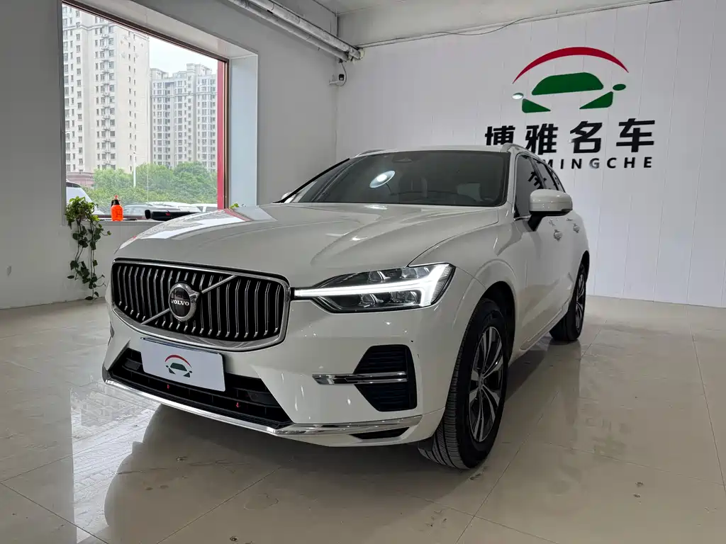 Volvo XC60 2023 — фото 3
