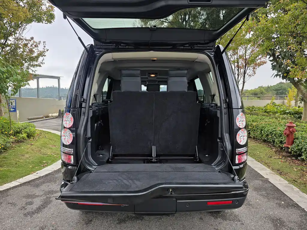 Land Rover Discovery 2016 — фото 14