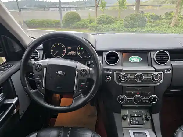 Land Rover Discovery 2015