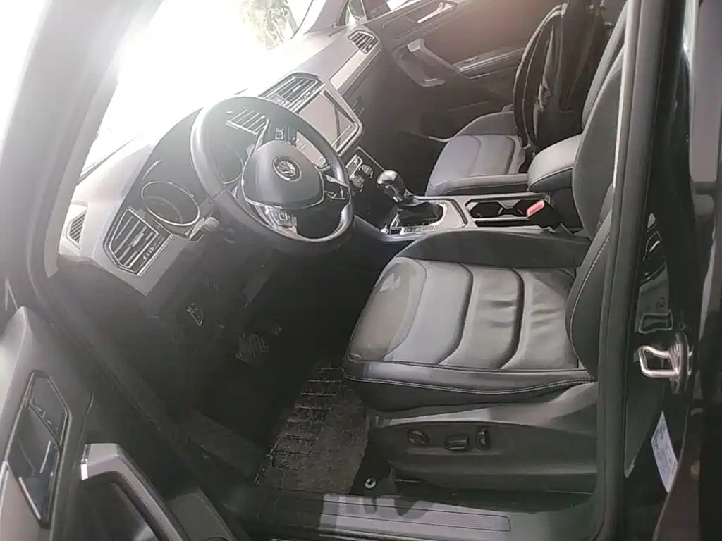 Volkswagen Tiguan L 2019 — фото 15