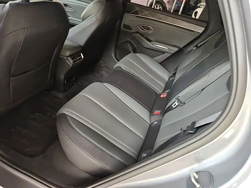 BYD Qin L 2025 — фото 17