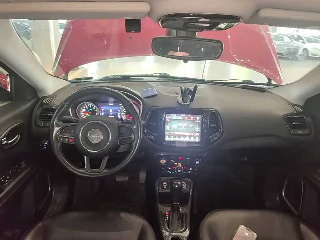 Jeep Compass 2018 — фото 10