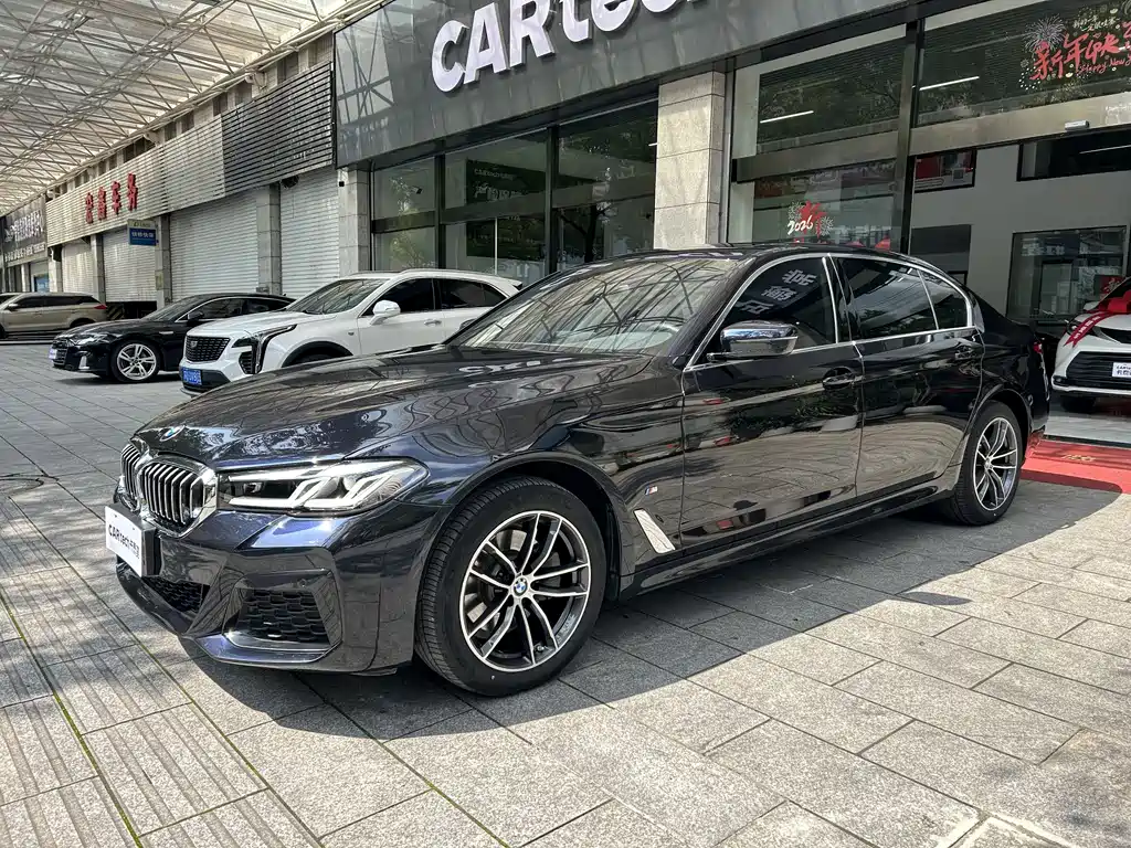 BMW 5 Series 2023 — фото 1