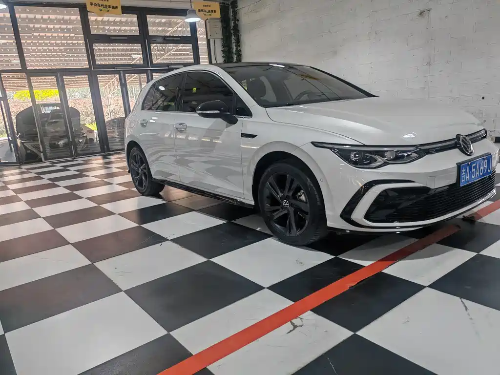 Volkswagen Golf 2022