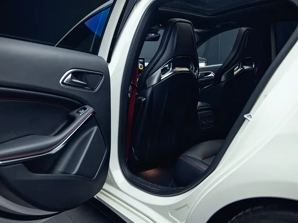 Mercedes-Benz A-Class AMG 2016 — фото 20