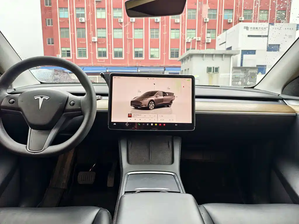 Tesla Model Y 2022 — фото 11