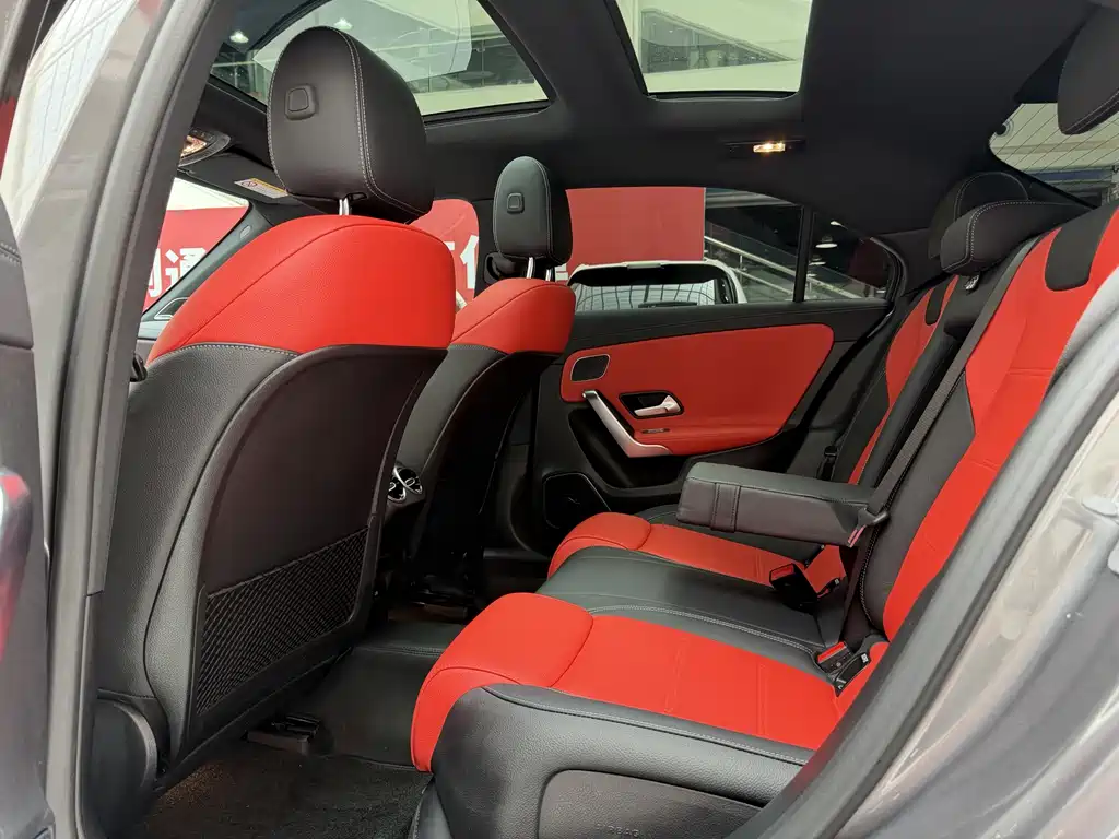 Mercedes-Benz A-Class AMG 2024 — фото 12
