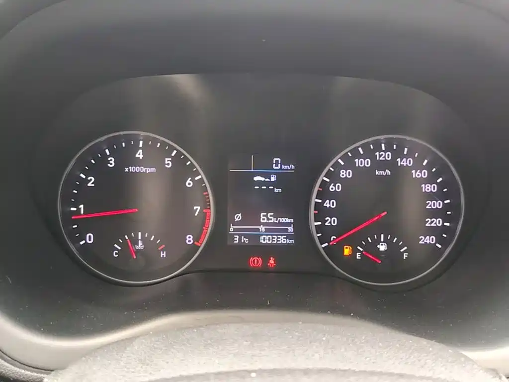 Hyundai Elantra 2017 — фото 12