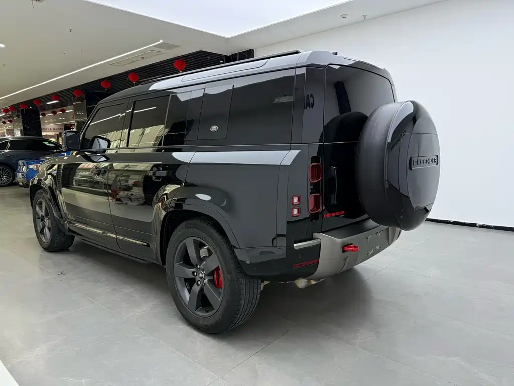 Land Rover Defender 2023 — фото 4